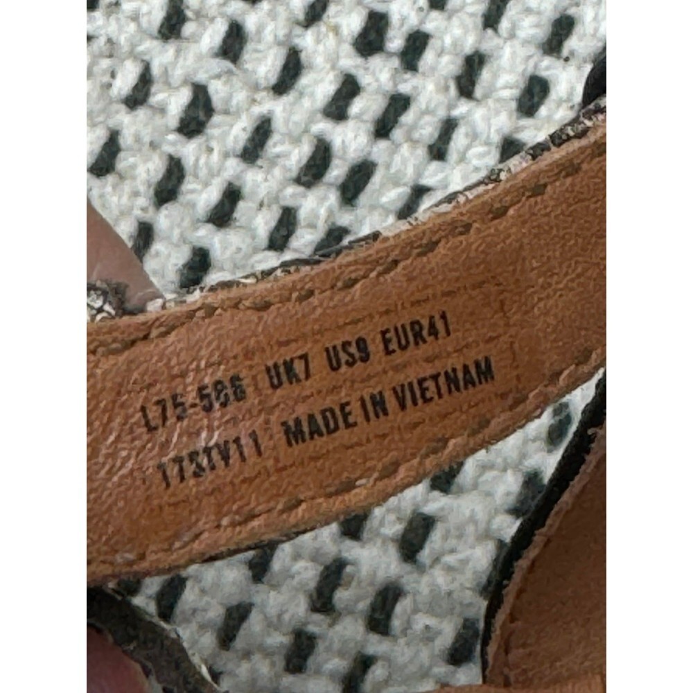 Fitflop Womens 9 Tia Fringe Thong Sandals Snakeskin Taupe Shoes - Picture 7 of 7